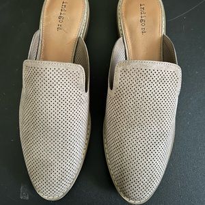Womens slip on mule